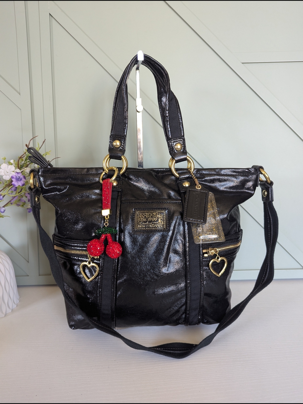Vintage Y2K-era Coach Poppy Daisy Liquid Gloss Black Patent Leather Tote - Picture 3 of 14